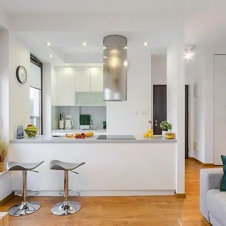 Premium With Free Parking Near Muzeum Powstania Apartment *
