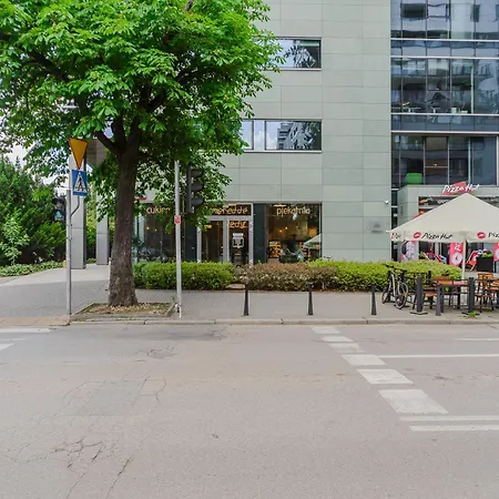 Premium With Free Parking Near Muzeum Powstania アパート ワルシャワ